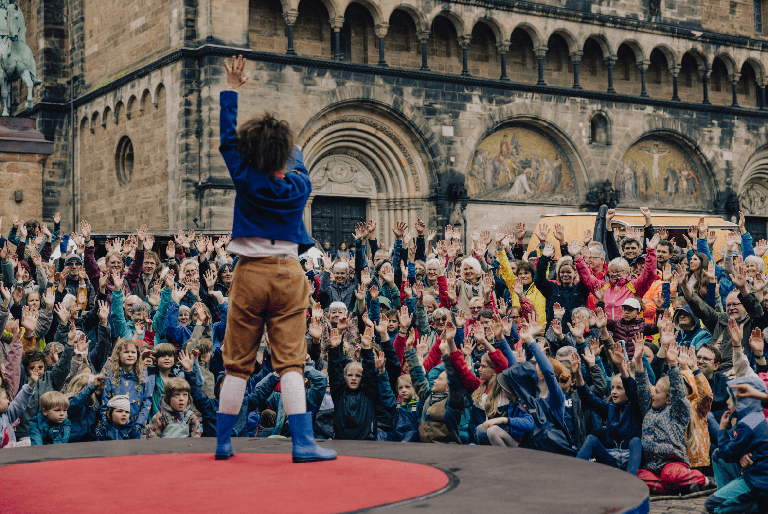 Strada Performance La Strada International street performance festival in Bremen ...